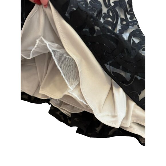 Avery G Bloomingdale’s Longsleeve Mesh Detailed Cocktail Dress with Flare sz 0 - Picture 6 of 9